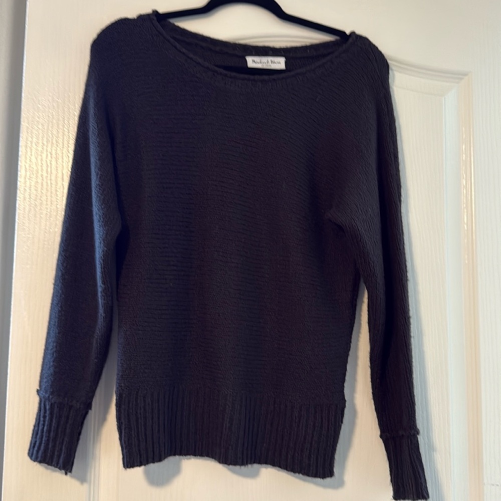 Michael Stars sweater
Black
Size xs
